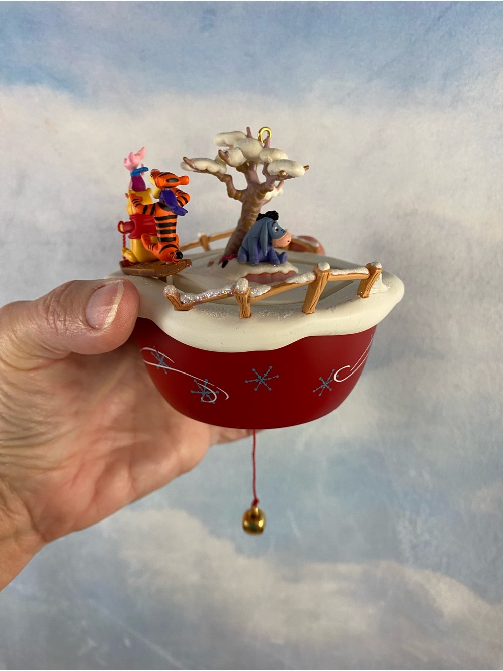 2006 Hallmark Disney Pooh "Swooshing Through the Snow" Magic Motion
Ornament